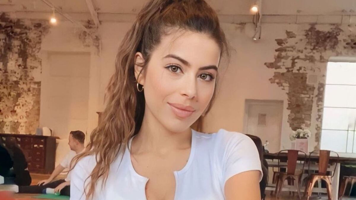 Sara Duque, la profesora de Julián Álvarez, sumó a dos nuevos futbolistas a sus clases de idiomas
