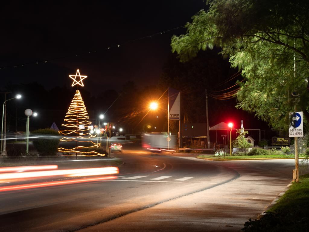 El "Árbol de Navidad" también se encendió este martes en Villa Giardino.