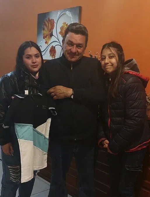 Las adolescentes confeccionaron una remera de la promo para la cordobesa que falleció en 2018.