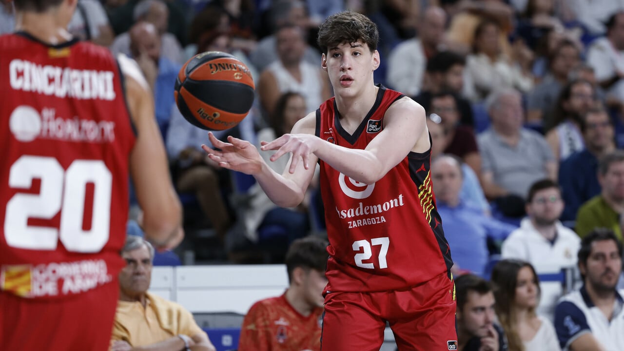 Felipe Minzer se convirtió en el primer jugador nacido en el año 2007 en debutar en la Liga Endesa con 16 años y 11 días. / Gentileza.