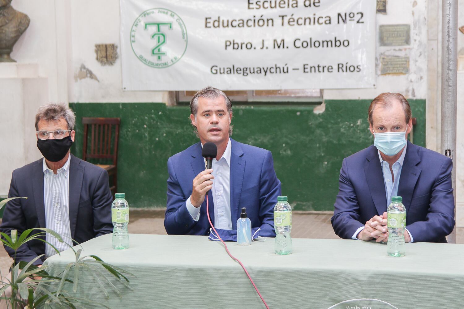 Bordet participó de la apertura de sobres de licitación para la construcción del nuevo edificio de la EET Nº2 de Gualeguaychú.