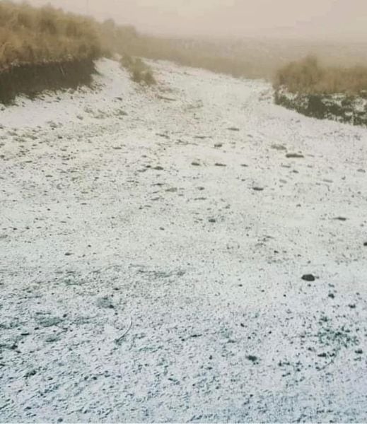 Invierno se despide con una sorpresiva nevada en la Villa de Merlo en San Luis