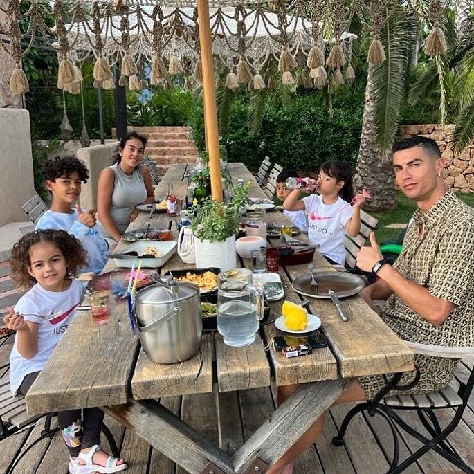 Cristiano Ronaldo y su familia