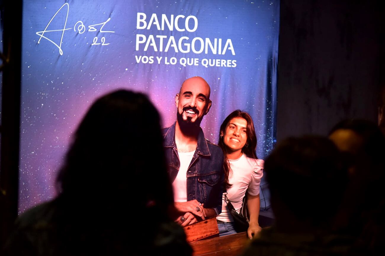 Abel Pintos se presenta en el estadio Mario Alberto kempes. Miles de fanáticas esperan ansiosas el show de esta noche. (Facundo Luque / La Voz)