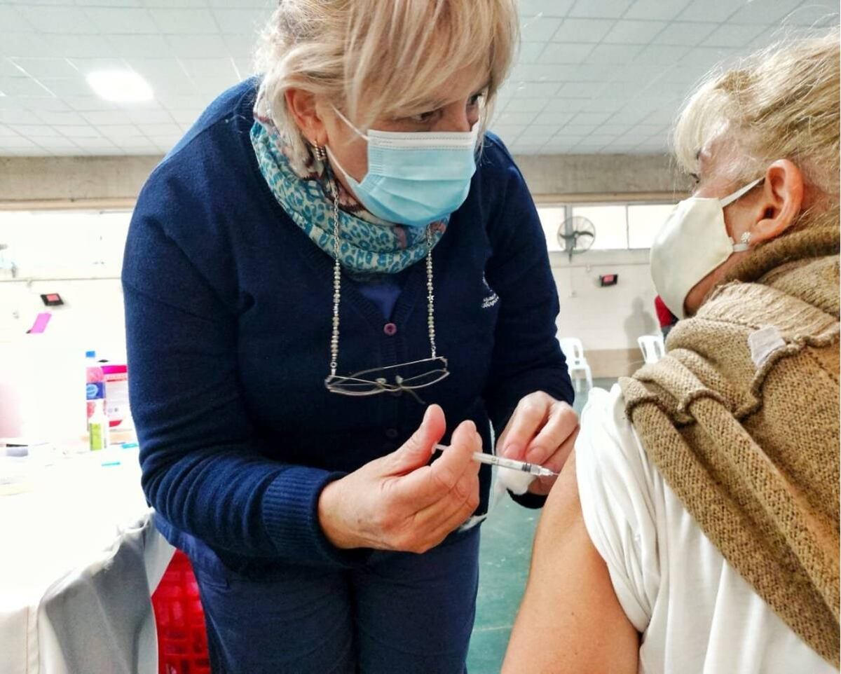 Vacuna COVID-19 en Santa Fe: esperan vacunar a los adultos de entre 59 y 52 años en una semana