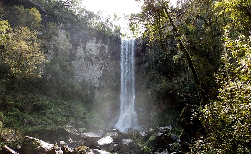 Salto Encantado en el Valle del Cuña Pirú