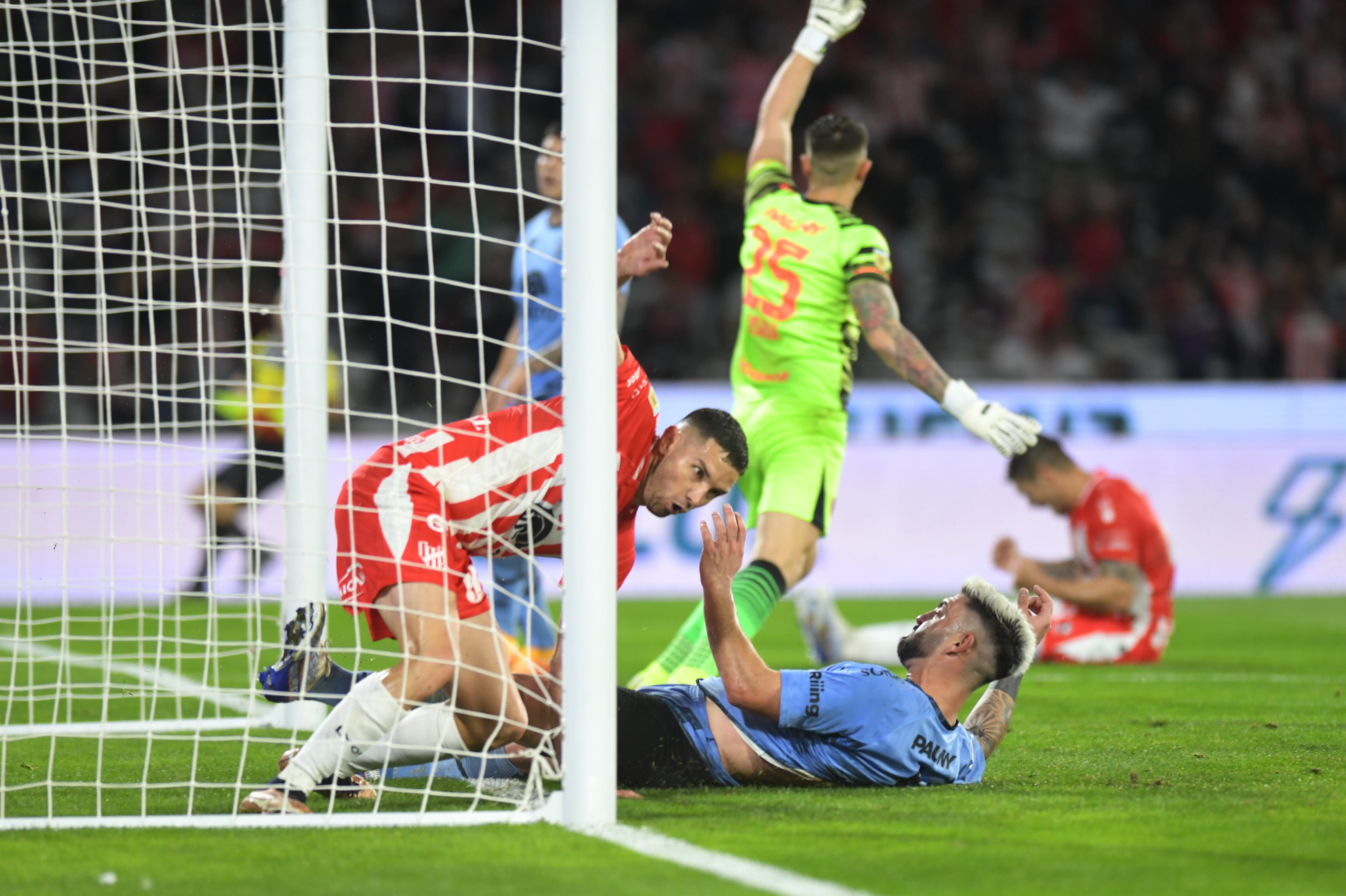 Instituto y Belgrano se enfrentaron en el estadio Mario Alberto Kempes, por la fecha 22 de la Liga Profesional. (Javier Ferreyra y Ramiro Pereyra / La Voz)