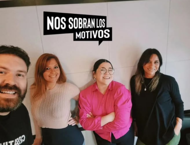 Virginia Navarro junto a sus compañeros de "Nos sobran los motivos".