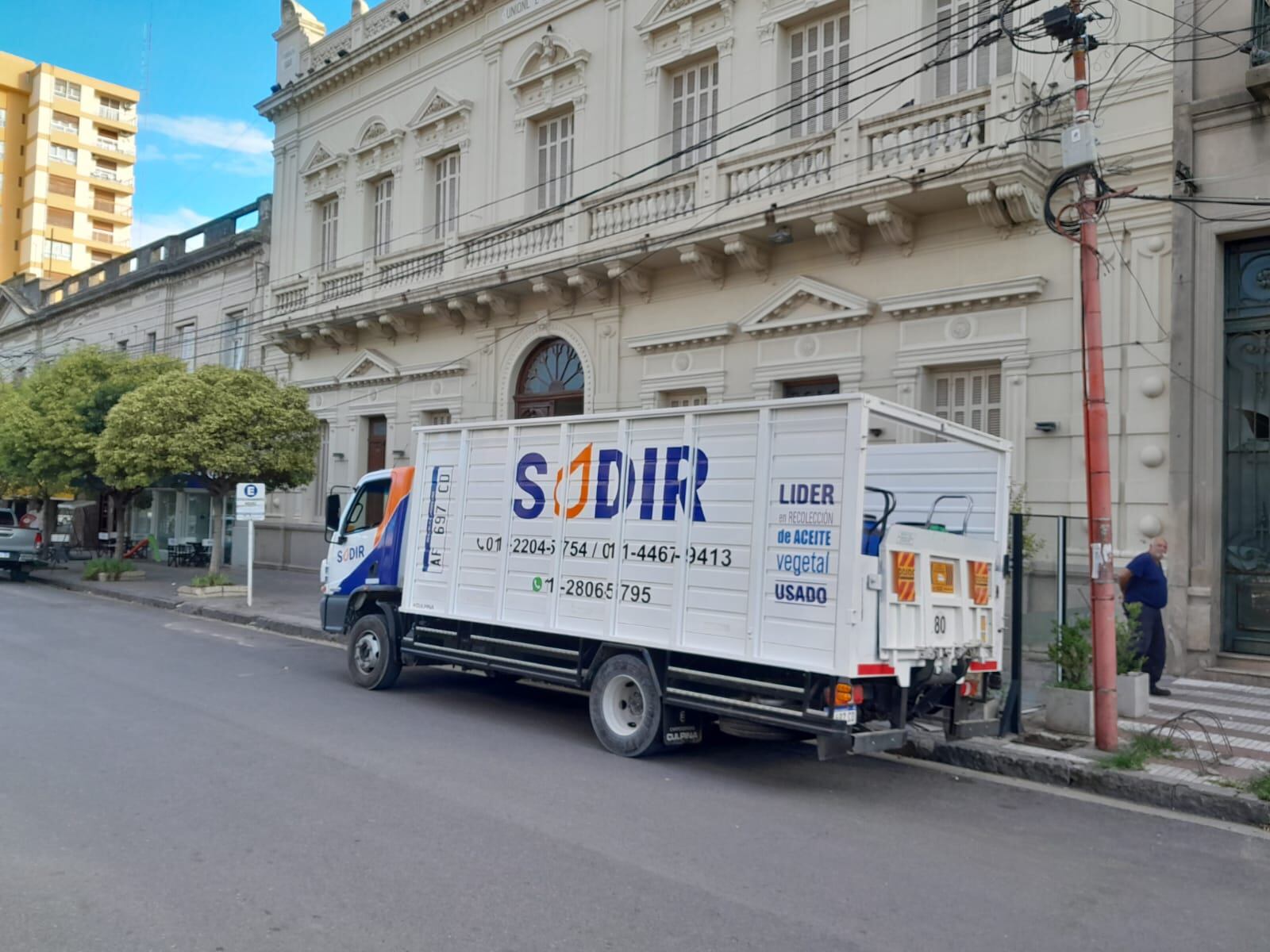 En el marco del Plan BIO retiran el Aceite Vegetal Usado de los locales de Tres Arroyos