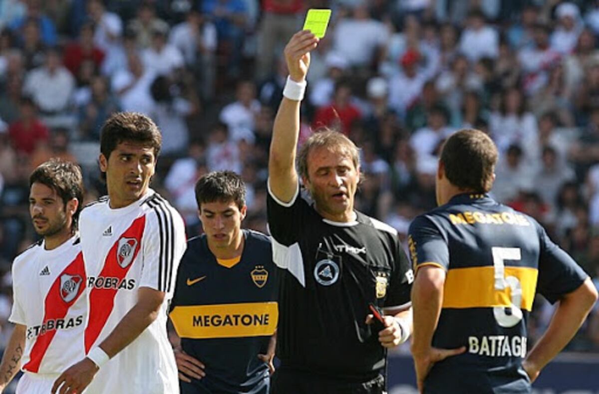 Héctor Baldassi, el árbitro superclásico