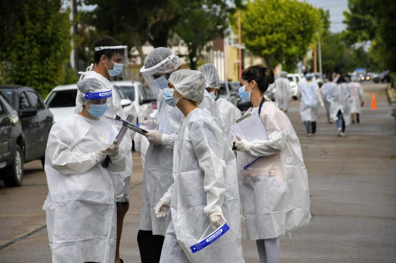 Trabajo de testeos de coronavirus en Rosario y Baigorria