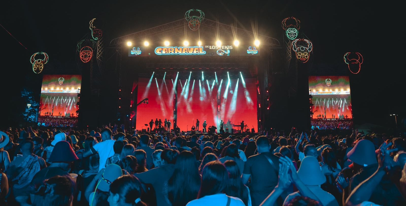 Turistas procedentes de provincias y países vecinos llegaron a San Salvador de Jujuy el fin de semana último para asistir al "Carnaval de Los Tekis".