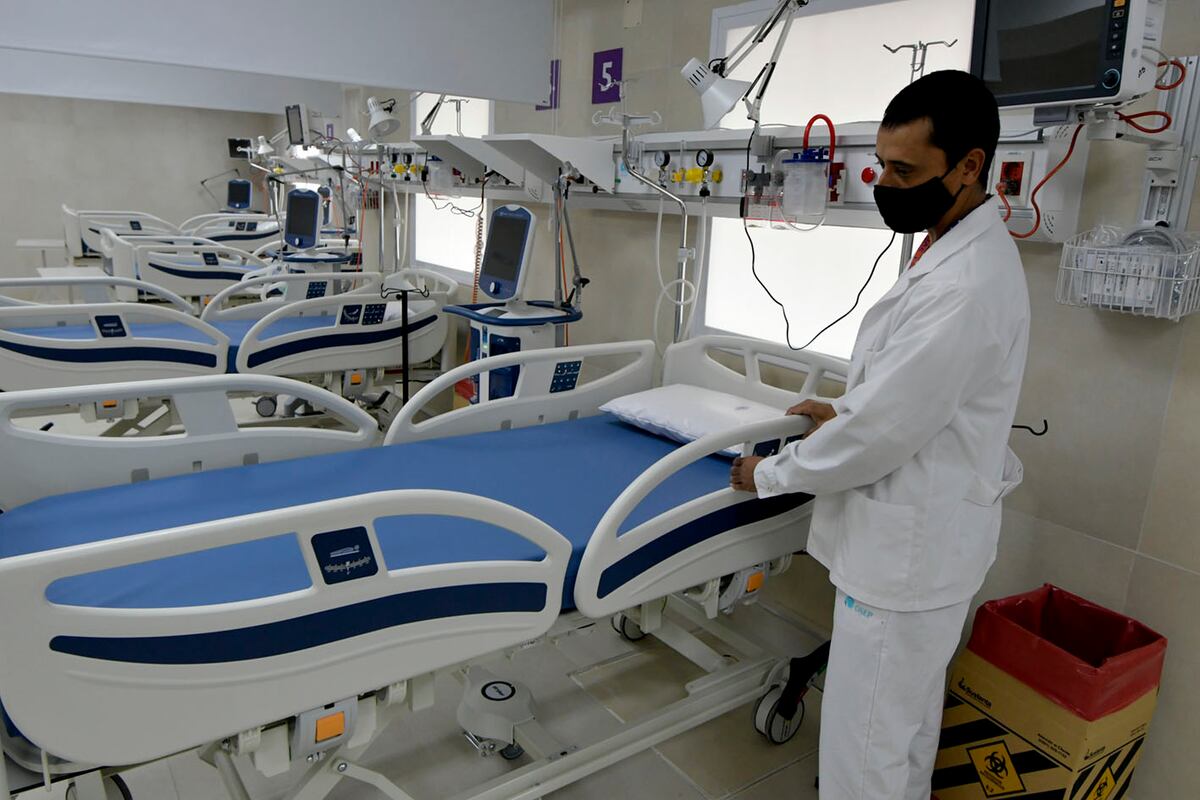 Suman ocho camas de terapia intensiva al Hospital El Carmen