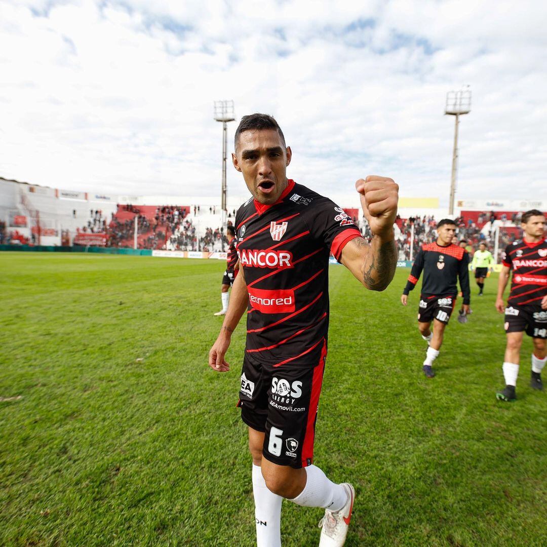 El zaguero Fernando Alarcón, una de las figuras de Instituto en el campeonato. Vuelve ante Estudiantes. (Prensa Instituto).