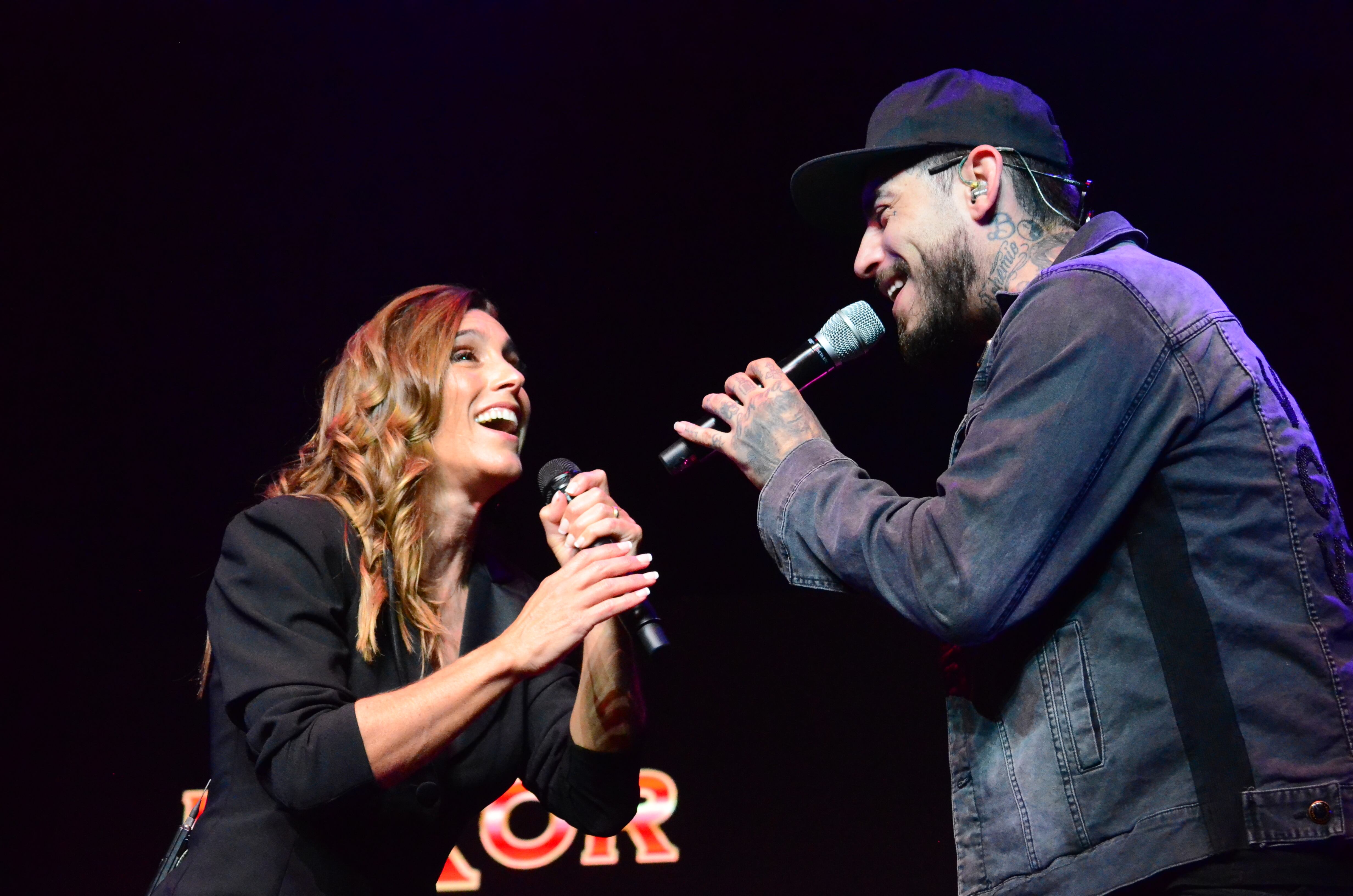 Otras de las visitas entre los artistas. Cuando Ulises Bueno sorprendió a Soledad en el Teatro Luxor.
