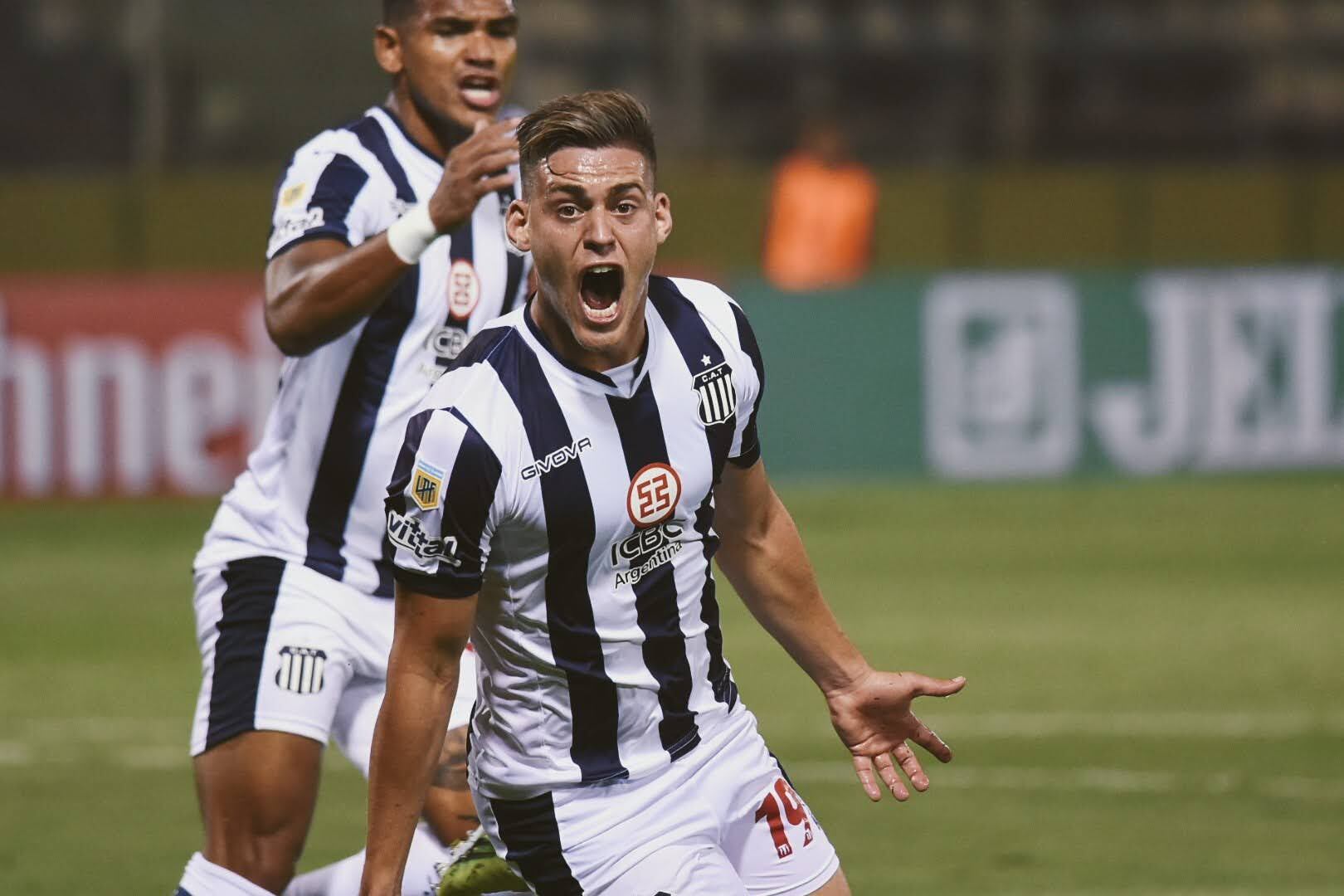 Federico Girotti, el hombre gol de Talleres, marcó el primer ante Güemes en Salta por la Copa Argentina. (@CATalleresdecba)