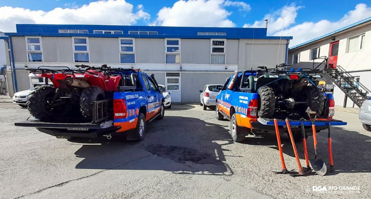 Río Grande envía equipamiento, camionetas y cuatriciclos para combatir el incendio de la Reserva Provincial