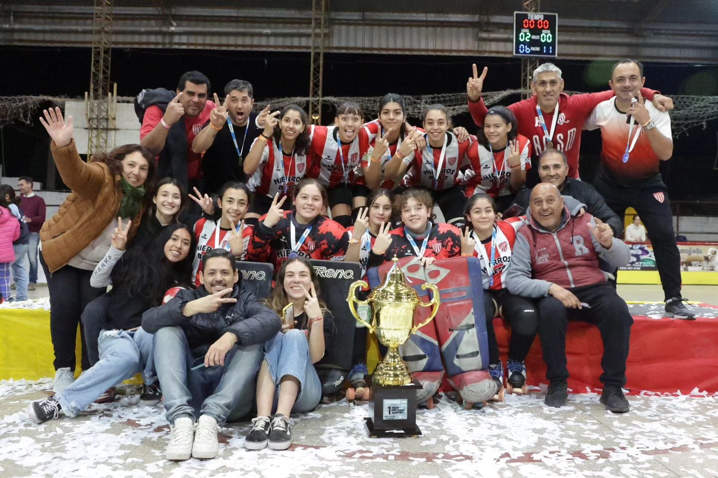 San Martín bicampeonas argentinas en juveniles de hockey sobre patines.