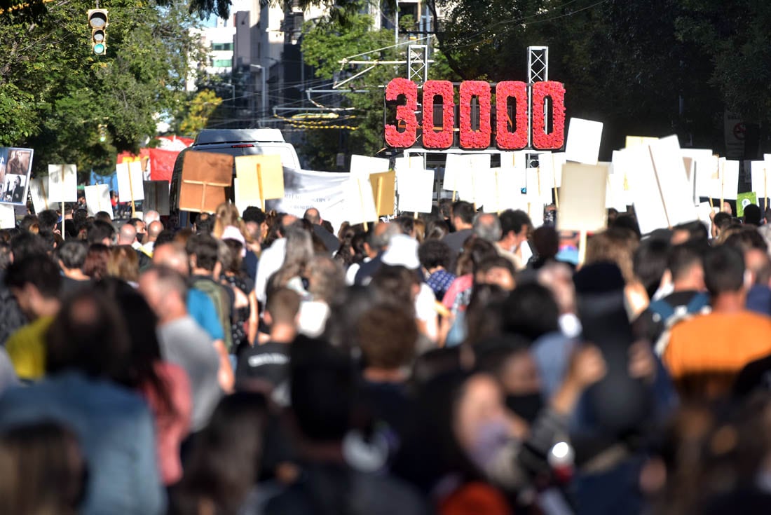 Marcha por el Día de la Memoria al cumplirse 46 años del golpe de Estado de 1976. (Facundo Luque/ La Voz)