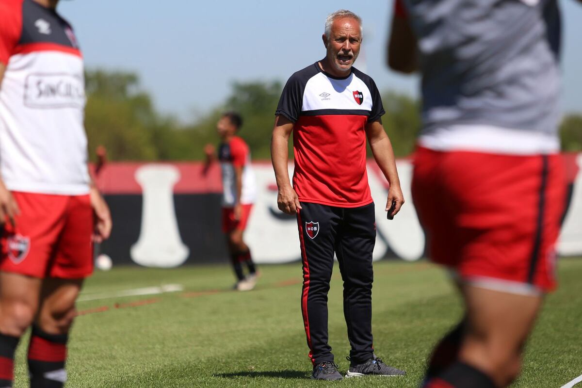 Adrián Taffarel dio su primera lista de convocados en Newell’s para recibir a Aldosivi