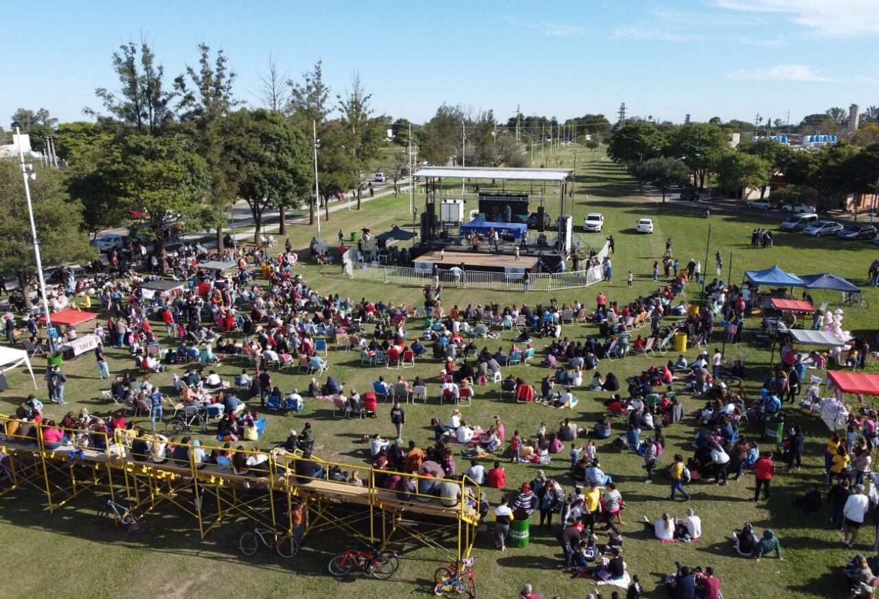 Celebración por el día del trabajador en la ciclovía