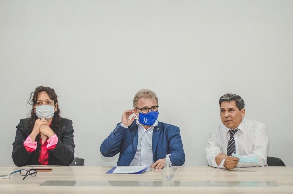 Laura Ávila, Mario Daniele y Juan Carlos Pino.