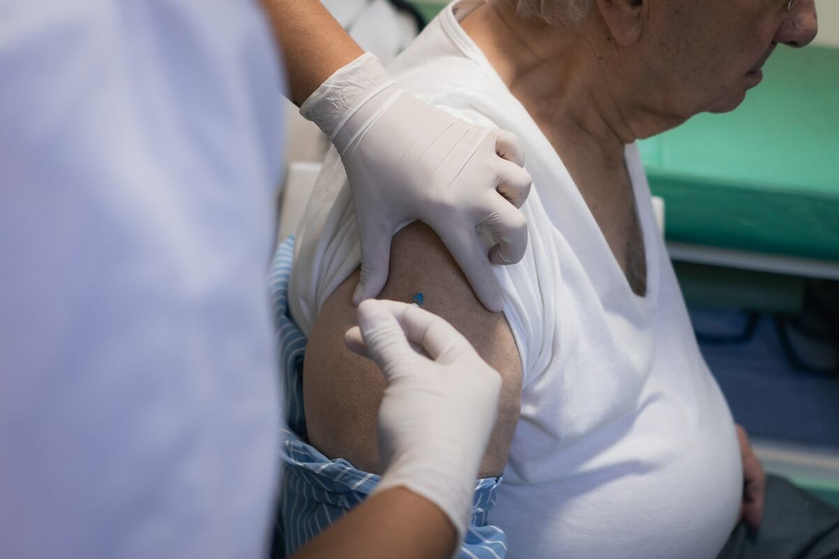 Punta Alta: campaña de vacunación antigripal en la plazoleta del Hospital Municipal