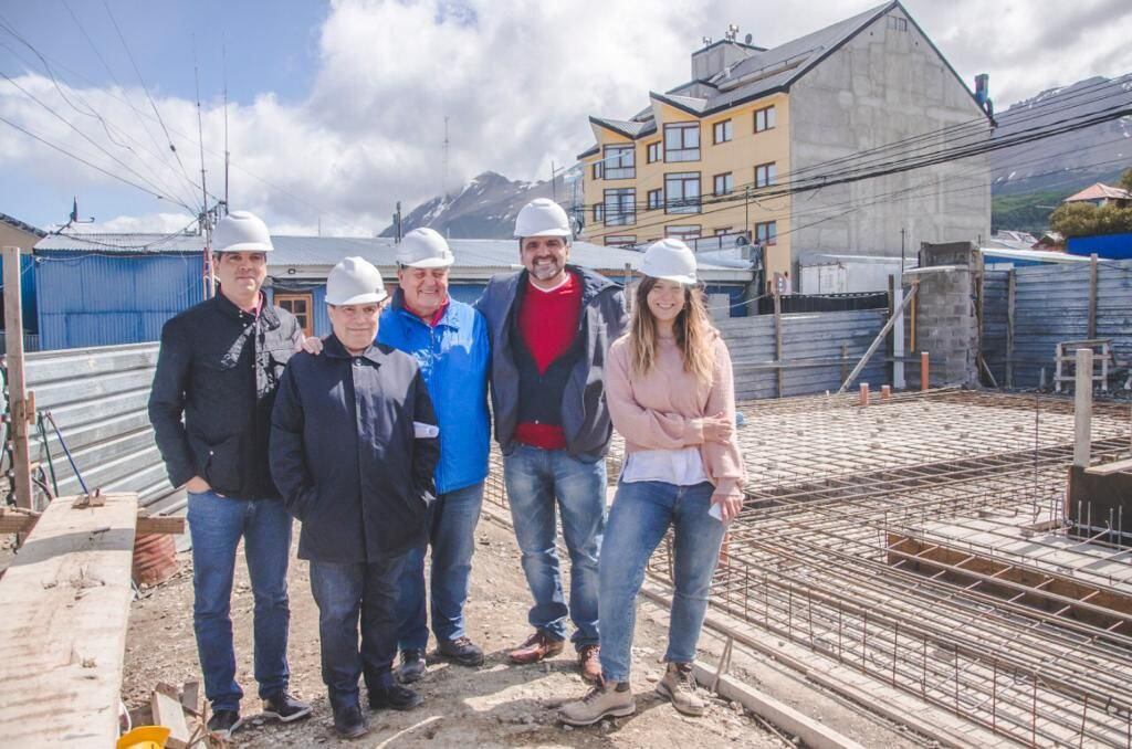 El intendente de Ushuaia, Walter Vuoto, recorrió la obra del nuevo edificio del Centro de Monitoreo del área.