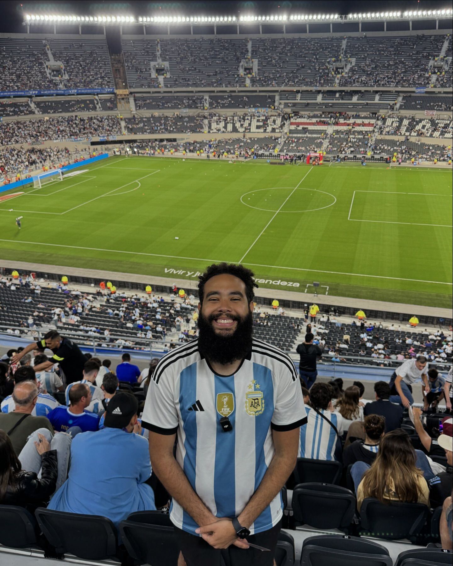 Morgan, el creador de contenido que escuchó la mejor canción del fútbol argentino en Córdoba.