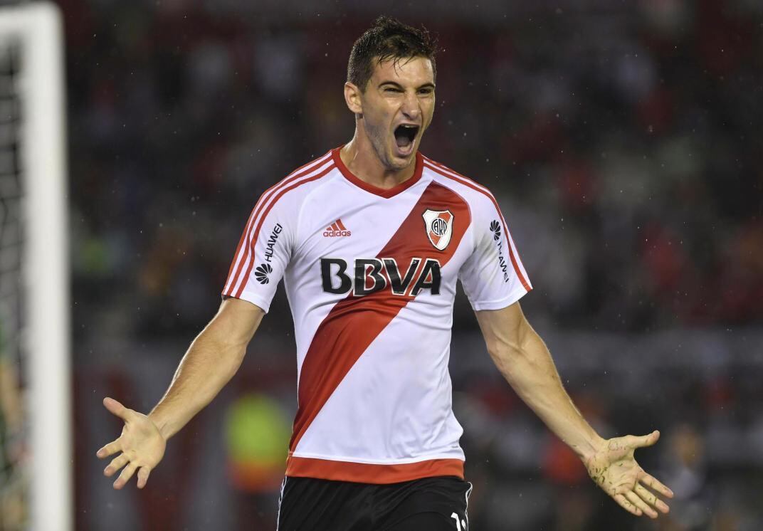 Lucas Alario en su época como jugador de River Plate.