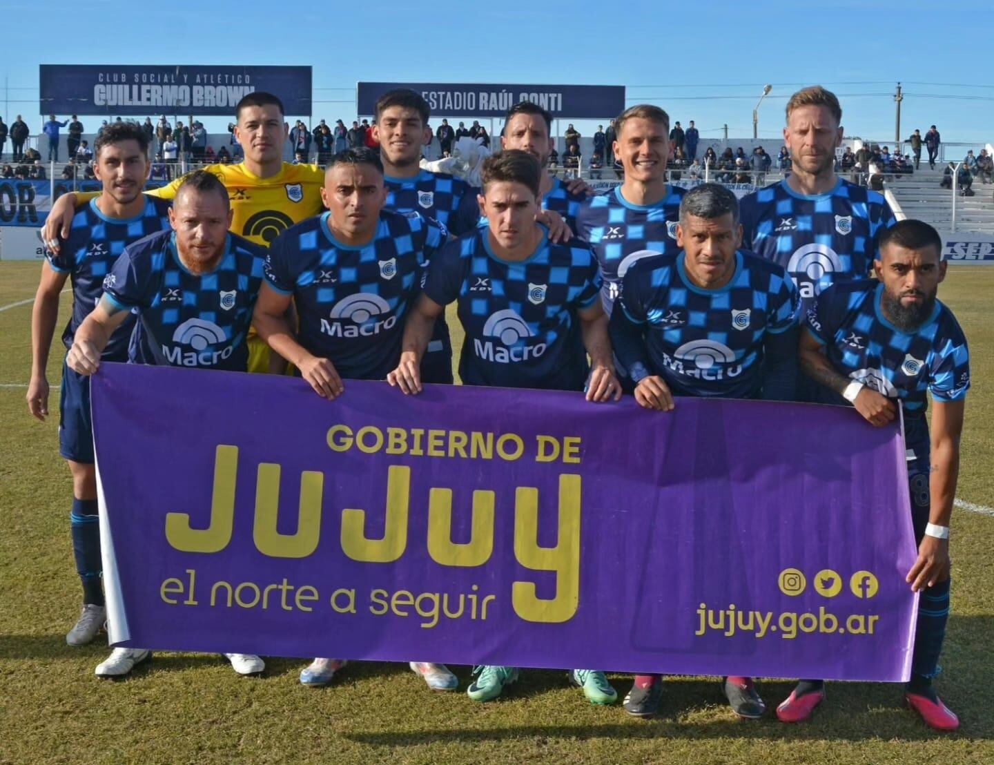 La formación inicial que presentó el DT Módolo en Chubut, donde con el punto sumado el "Lobo" jujeño asegura su estadía en zona de Reducido una fecha más.