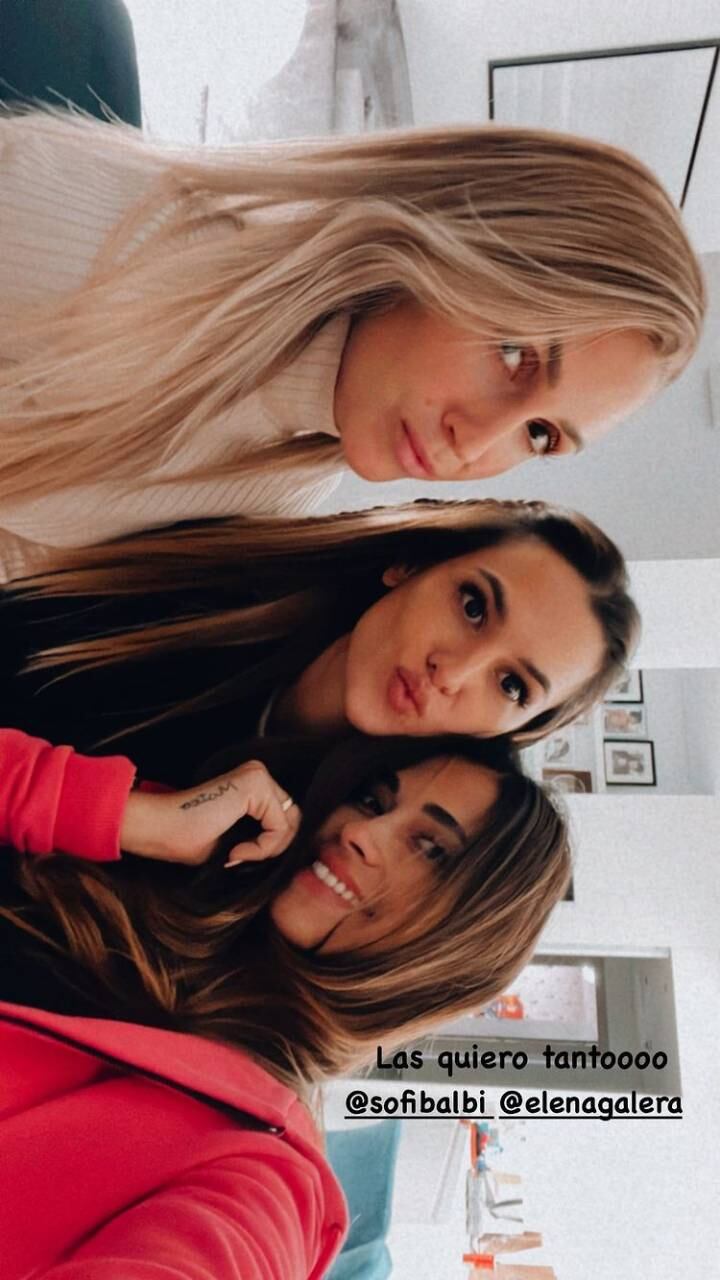 Sofía Balbi, Elena Galera y Antonela Roccuzzo se reencontraron en Barcelona.