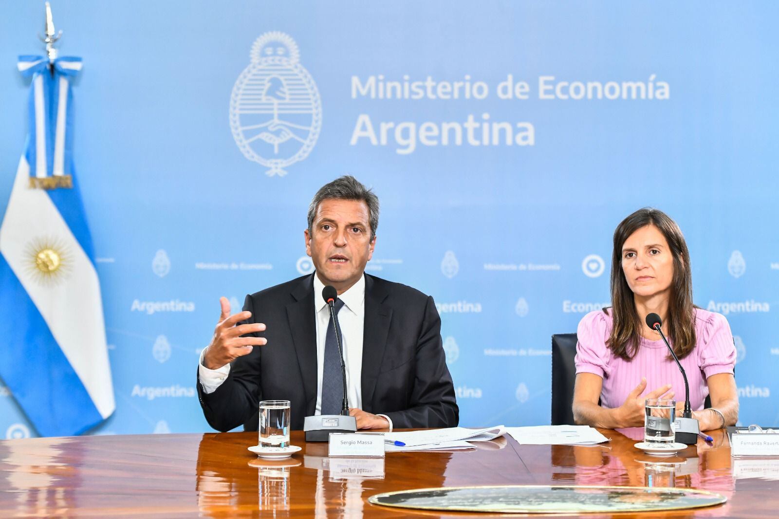 Sergio Massa y Fernanda Raverta anunciaron la ampliación de asignaciones familiares para trabajadores registrados.