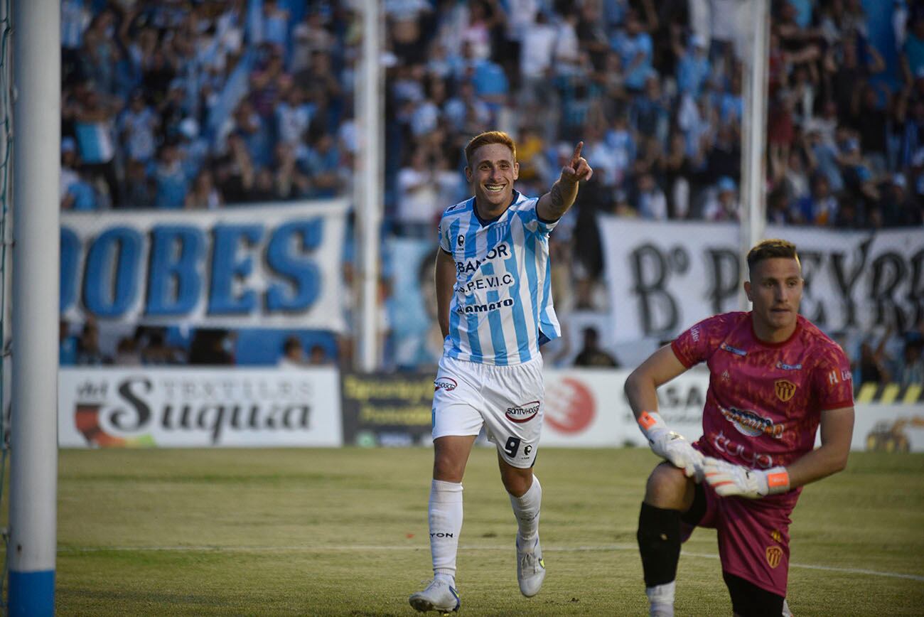 Racing de Córdoba se clasificó a la final por el ascenso a la primera nacional ( Ramiro Pereyra / La Voz)