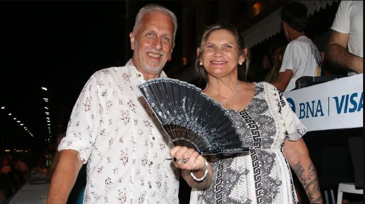 Desde el Carnaval de Gualeguaychú, el encuentro entre el papá de Wanda Nara y la mamá de L-Gante