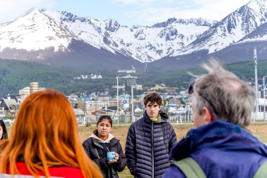 En la recorrida, los alumnos pudieron interiorizarse en el ambiente de la Reserva Natural Urbana "Bahía Encerrada". Aprendieron sobre la flora y la fauna del lugar, la contaminación y el cuidado del medio ambiente.