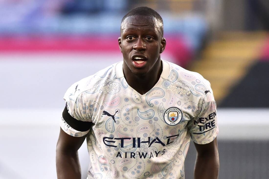 Benjamin Mendy con la camiseta de Manchester City