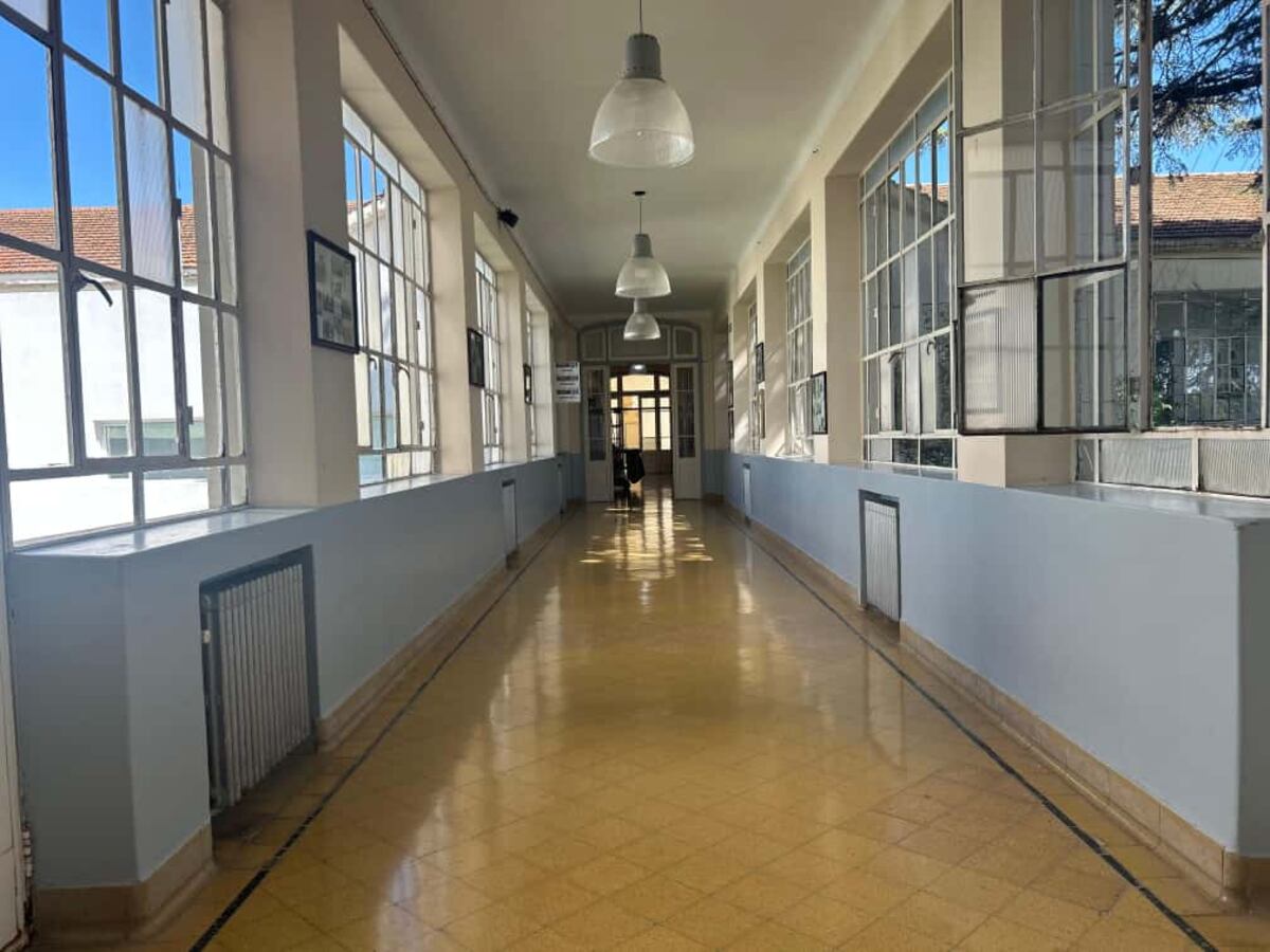 Gonzales Chaves: renovación de la sala de espera del Hospital Municipal Anita Eliçagaray