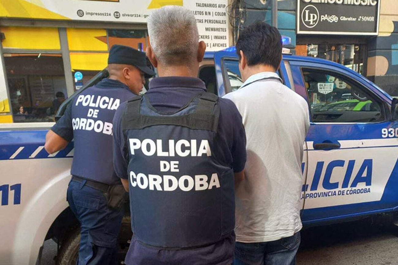 La Policía de Córdoba detuvo a varias personas acusadas de estafas inmobiliarias.  (La Voz)