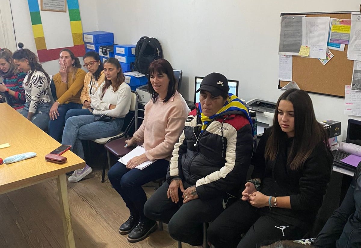 Desarrollo Social: Reunión con la Liga de Fútbol Femenina de Tres Arroyos