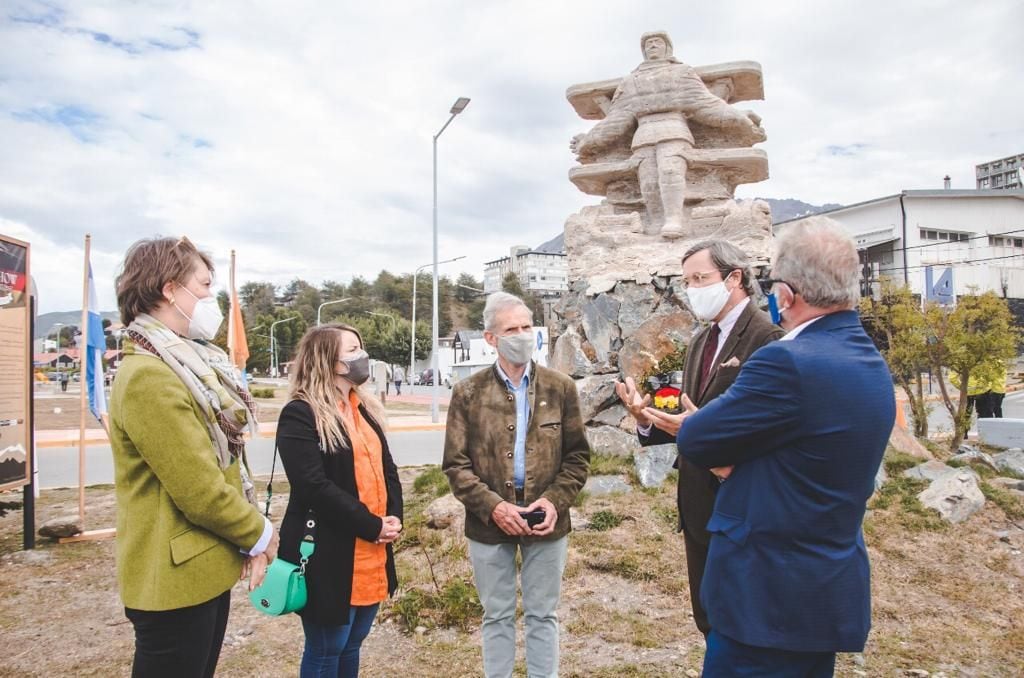 Mario Daniele, participó en el homenaje al aviador alemán Ghunter Plüschow, quien fue el primer hombre en volar en Tierra del Fuego.