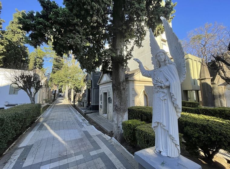 El primer cementerio de Córdoba cuenta con cientos de historias paranormales.