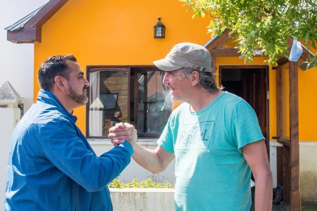 Vuoto recorrió los trabajos de pavimentación en barrio Casas del Sur