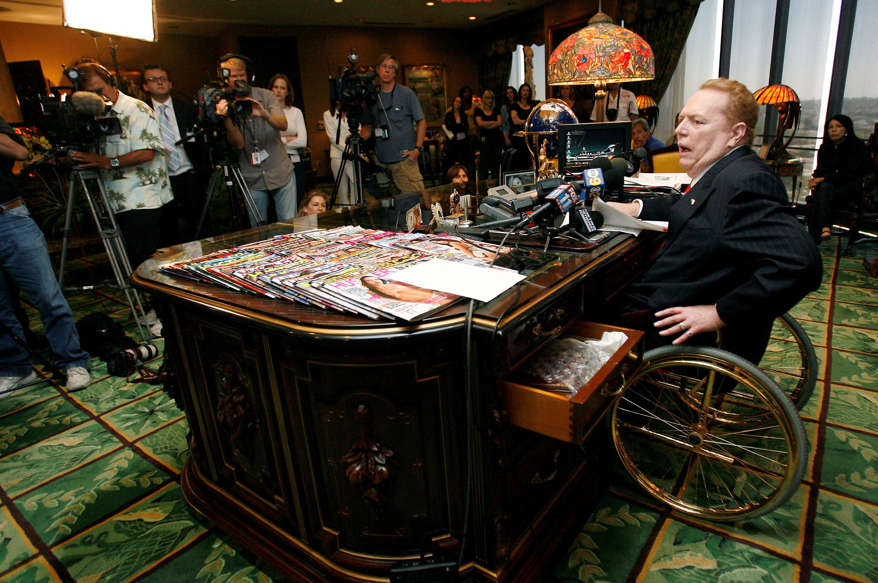 Larry Flynt habla con los medios de comunicación durante una conferencia de prensa en Beverly Hills, el 11 de julio de 2007. (Foto: REUTERS / Gus Ruelas)