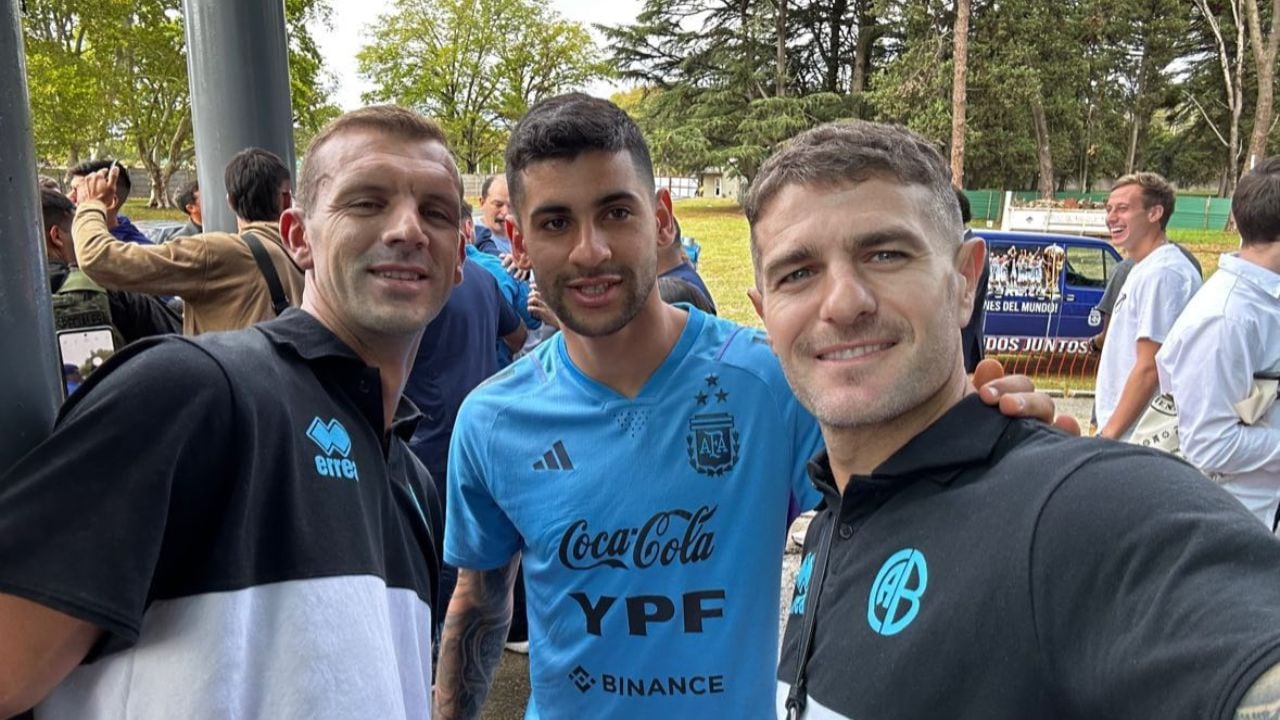 Los representantes de Belgrano en el predio de AFA.