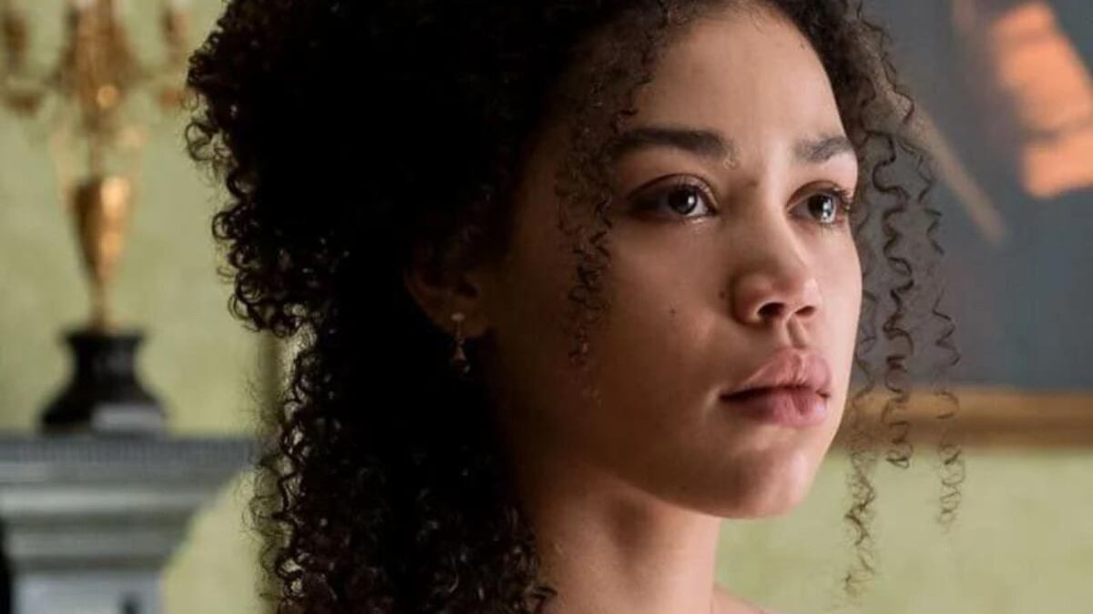 Actriz de Bridgerton culpó a Netflix y a la serie de ocasionarle brotes psicóticos