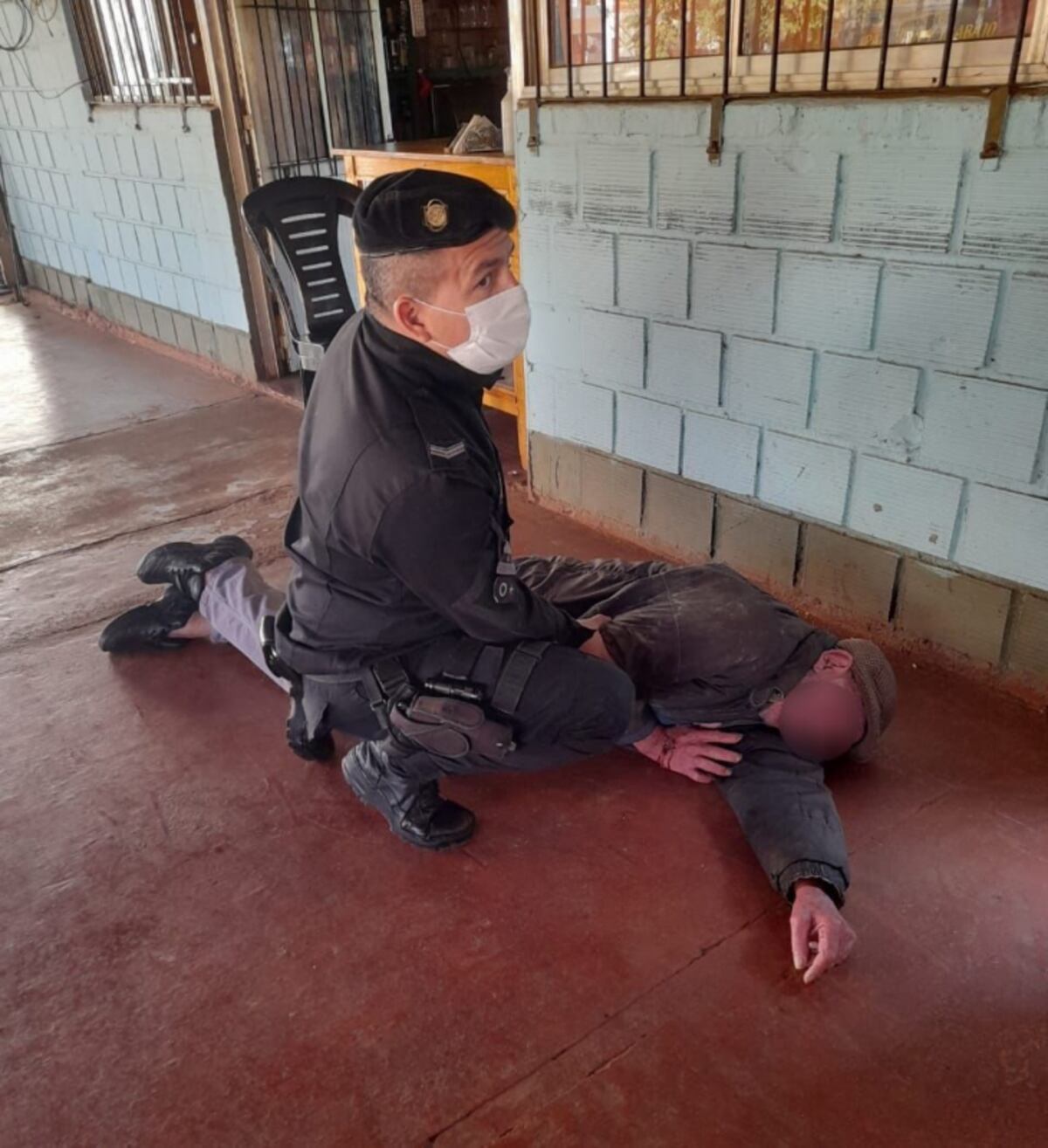 Gracias al RCP, un efectivo policial salvó la vida de un hombre en Jardín América