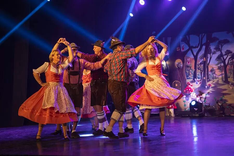 Obras de teatro y bailes en Villa General Belgrano.