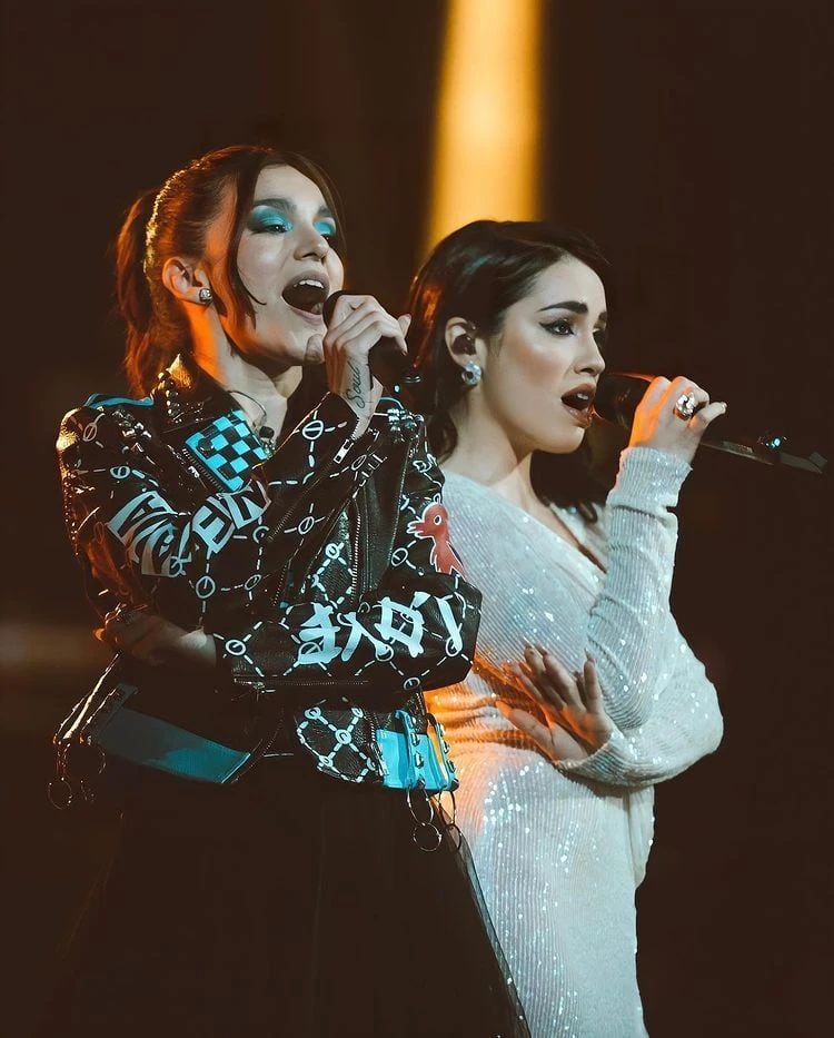 Lali Espósito junto a Ángela Navarro