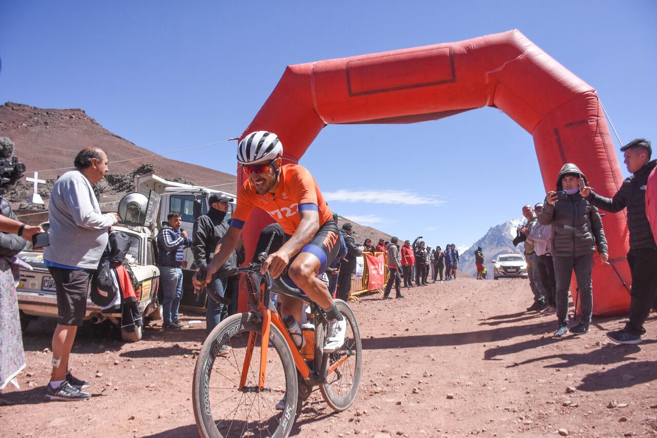 Vuelta de Mendoza 2023, septima etapa, el mendocino Mario Ovejero ganó la etapa reina en el Cristo Redentor.

Foto: Mariana Villa / Los Andes